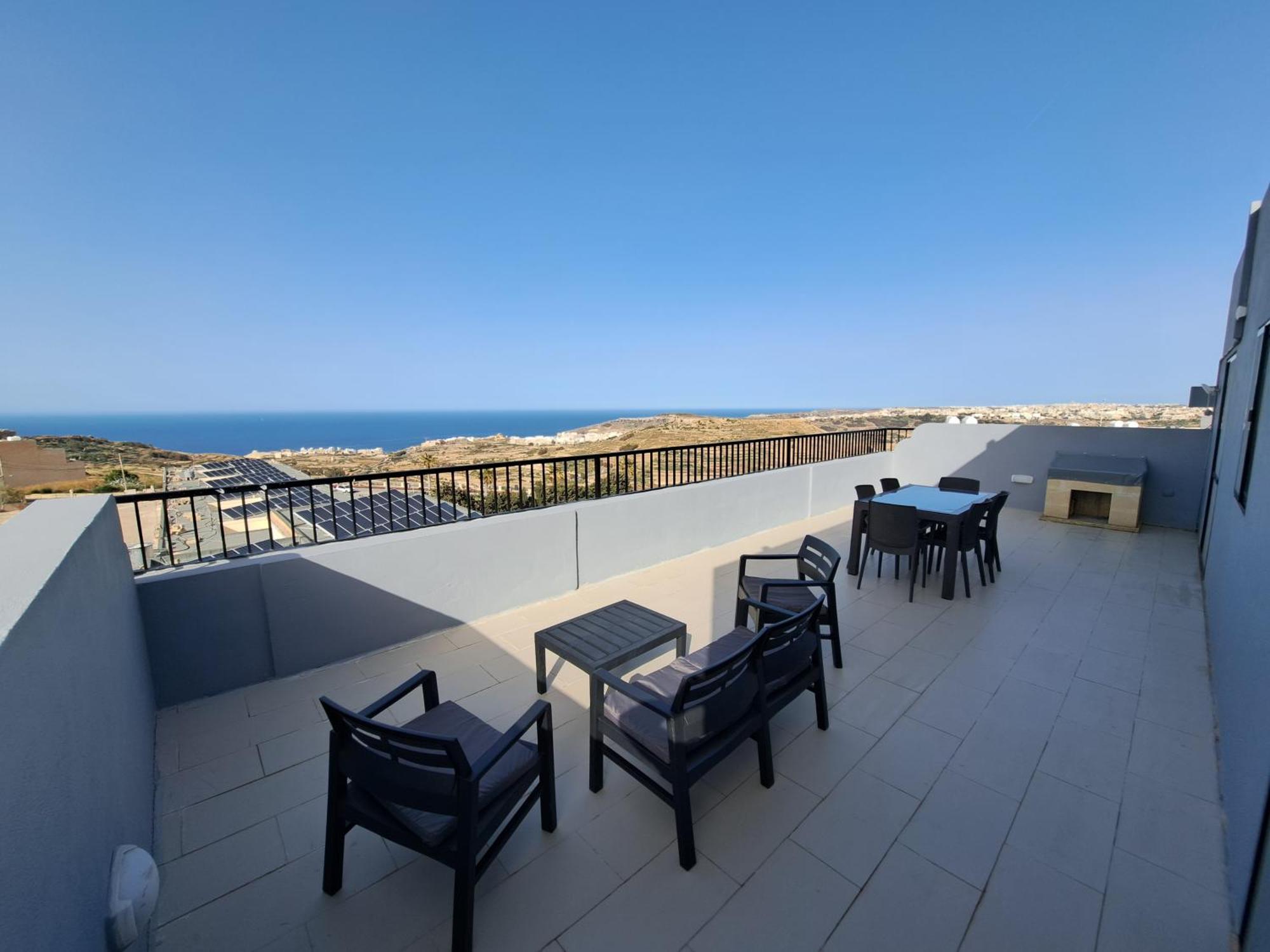 Sea View Penthouse Daire Zebbug  Dış mekan fotoğraf